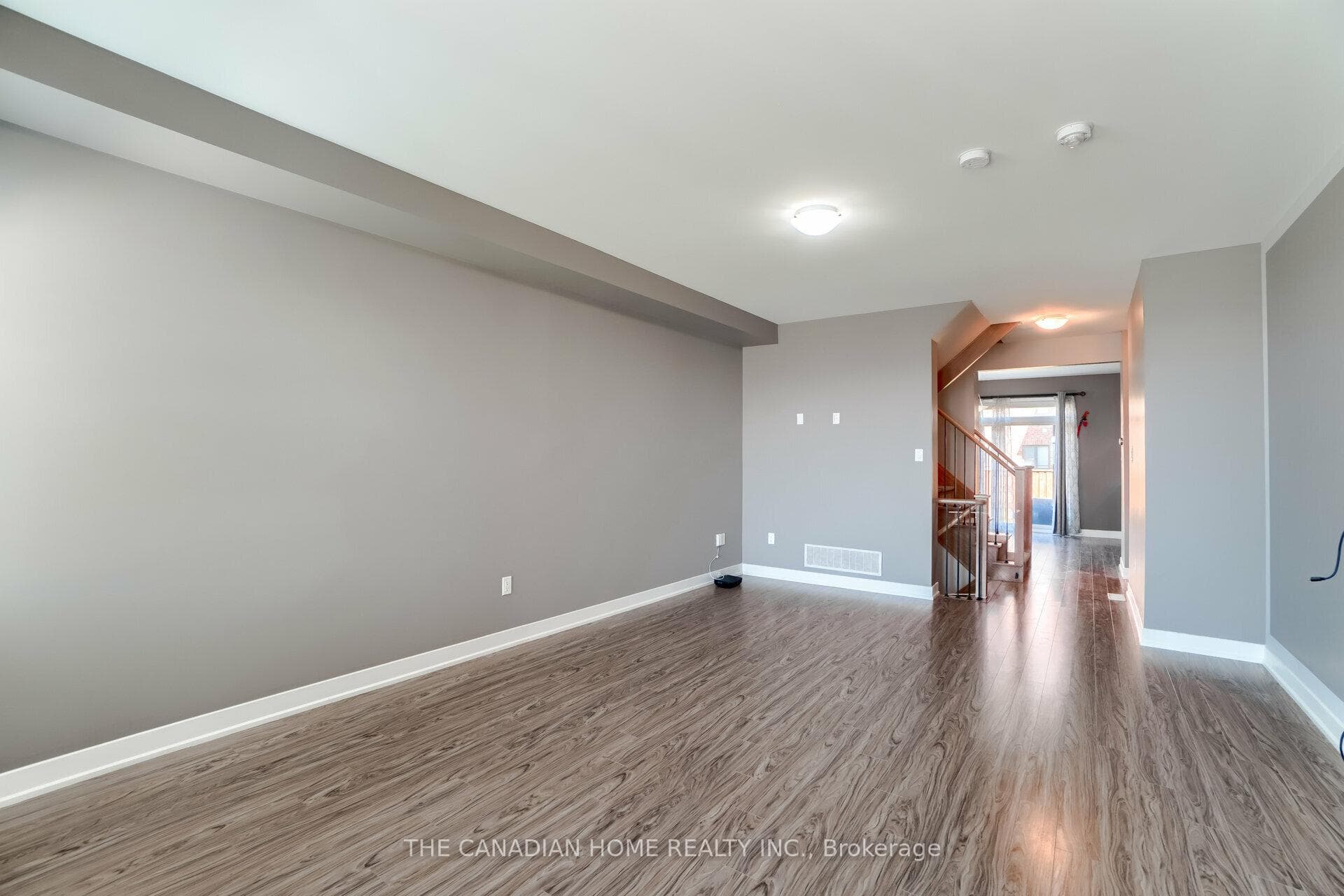 134 Vanier Street photo 6