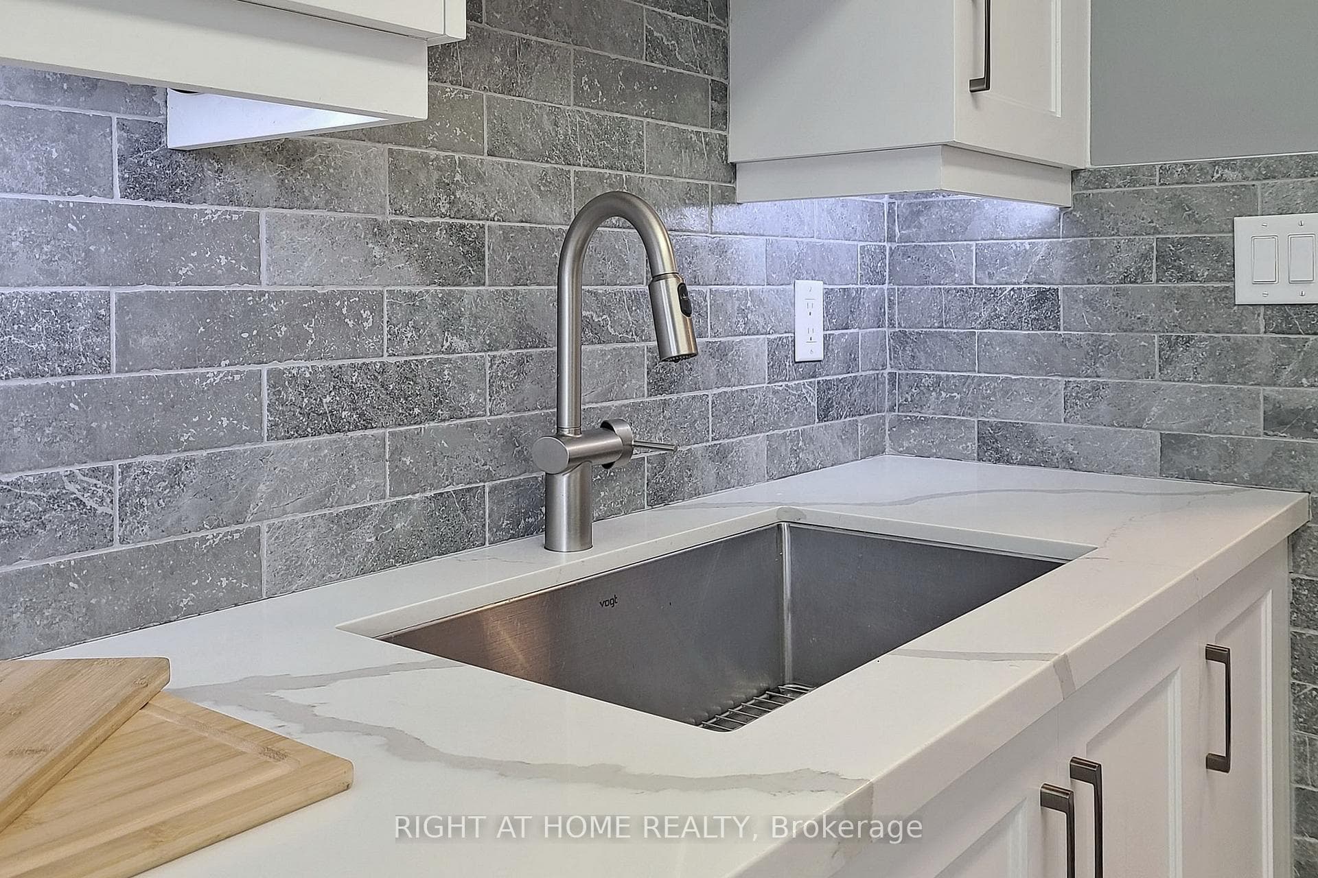 3 Rean Drive Unit 2201 photo 24