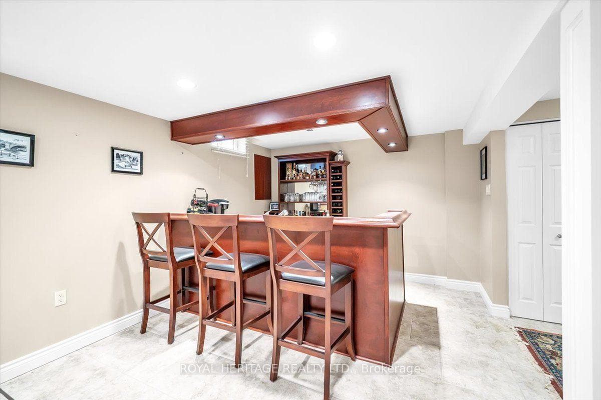 Custom wet bar