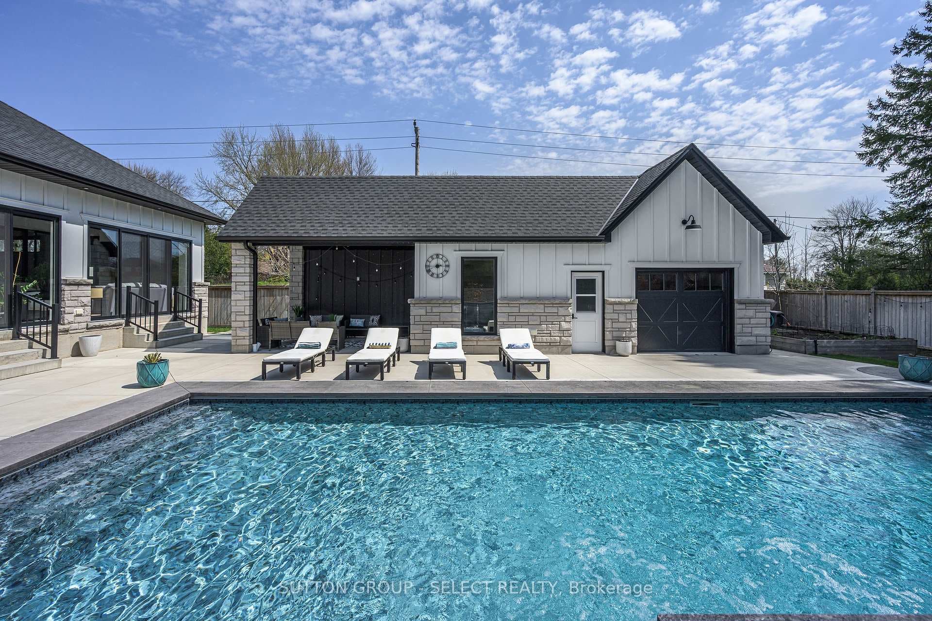 127 Optimist Drive photo 6