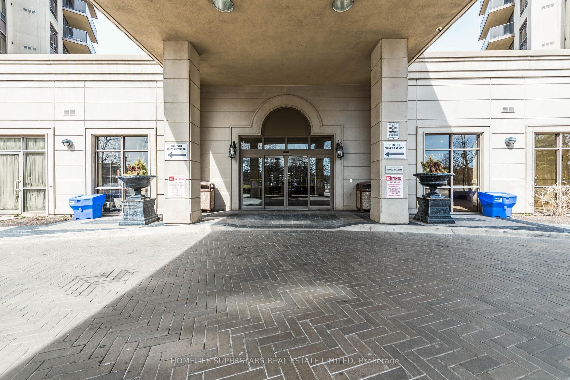 710 Humberwood Boulevard Unit 2011 photo 3