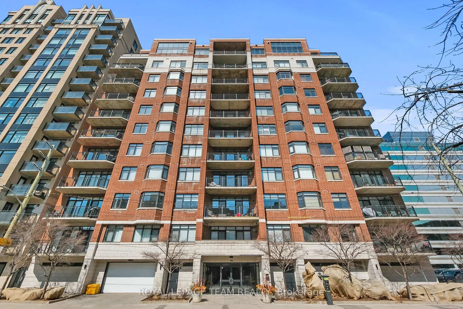 375 LISGAR Street Unit 701 photo 2