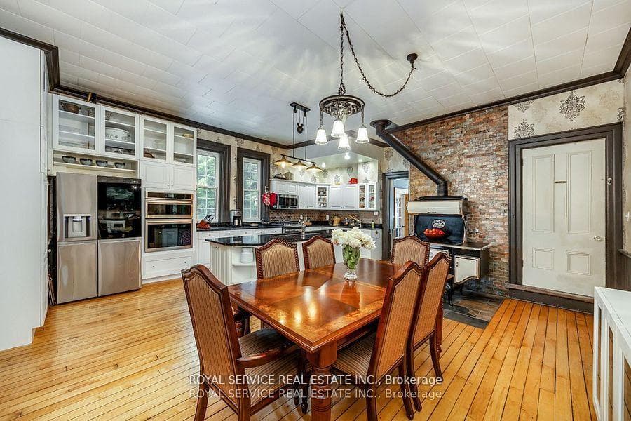60 King Street photo 28