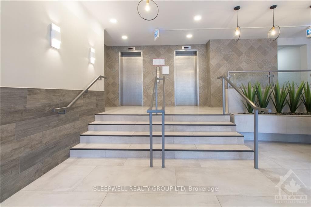 420 GILMOUR Street Unit 608 photo 8