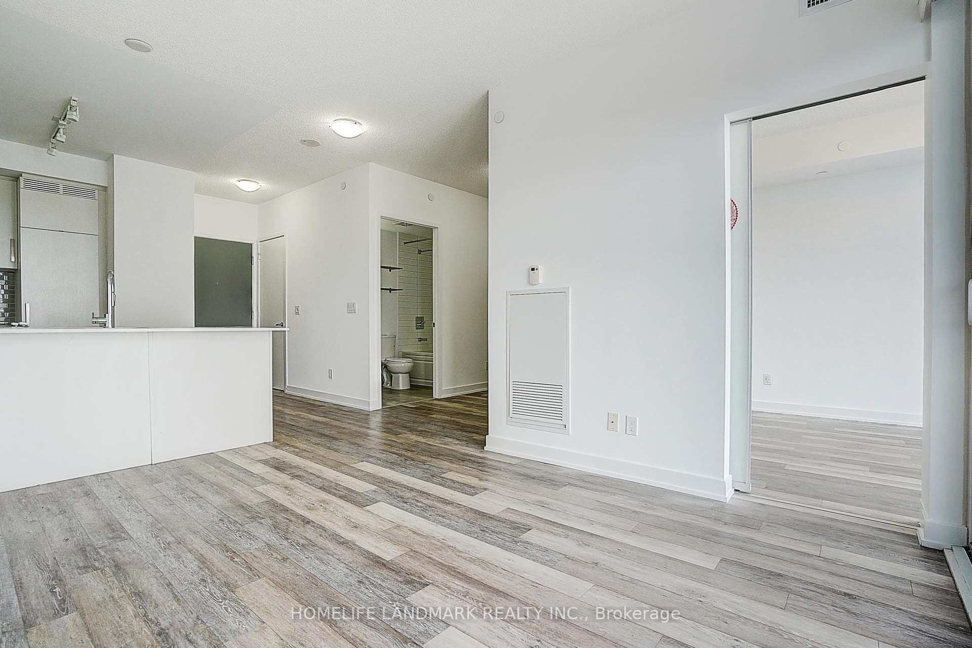 5180 Yonge Street Unit 2002 photo 18