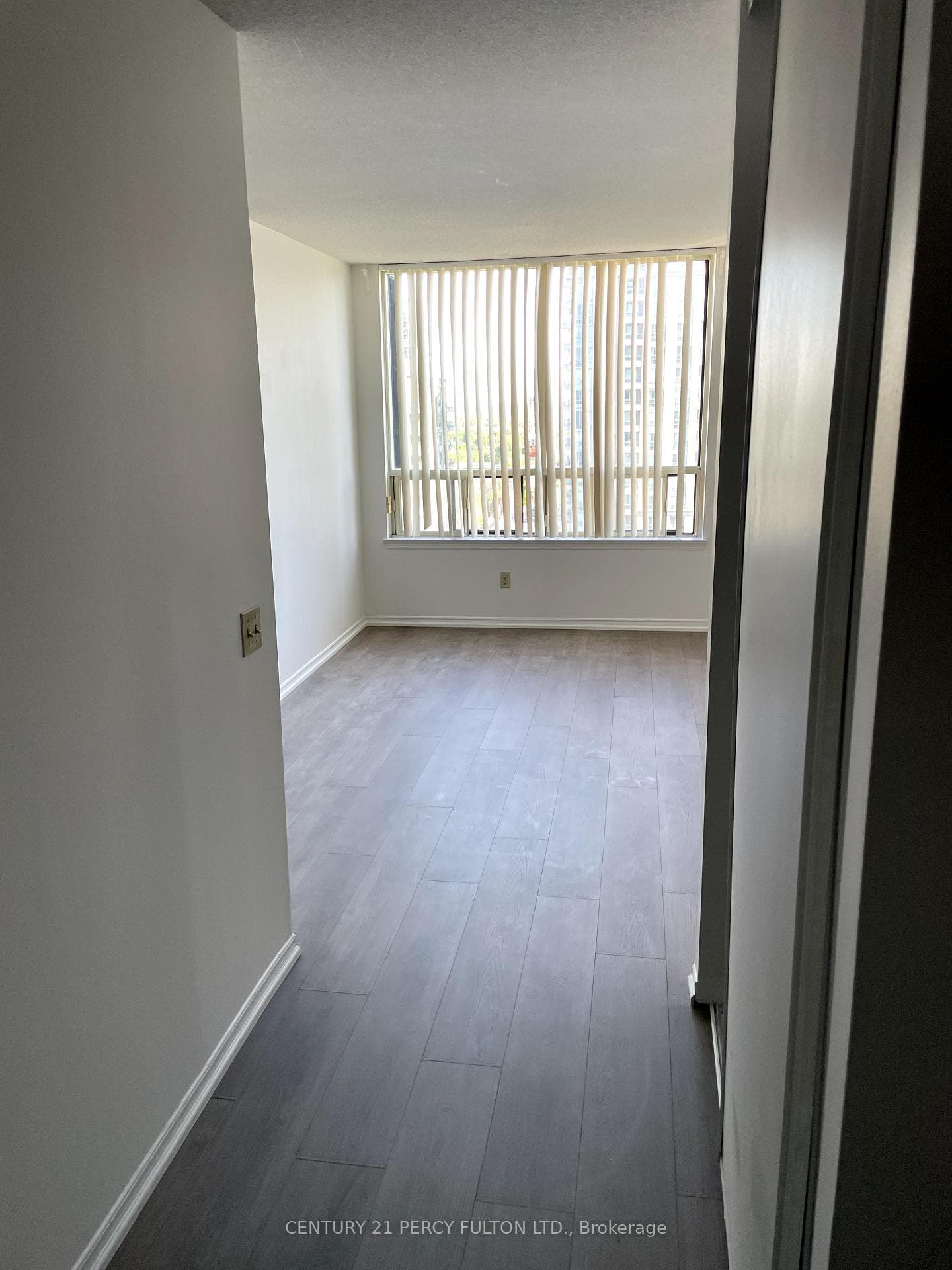 7 Bishop Avenue Unit 1703 photo 4