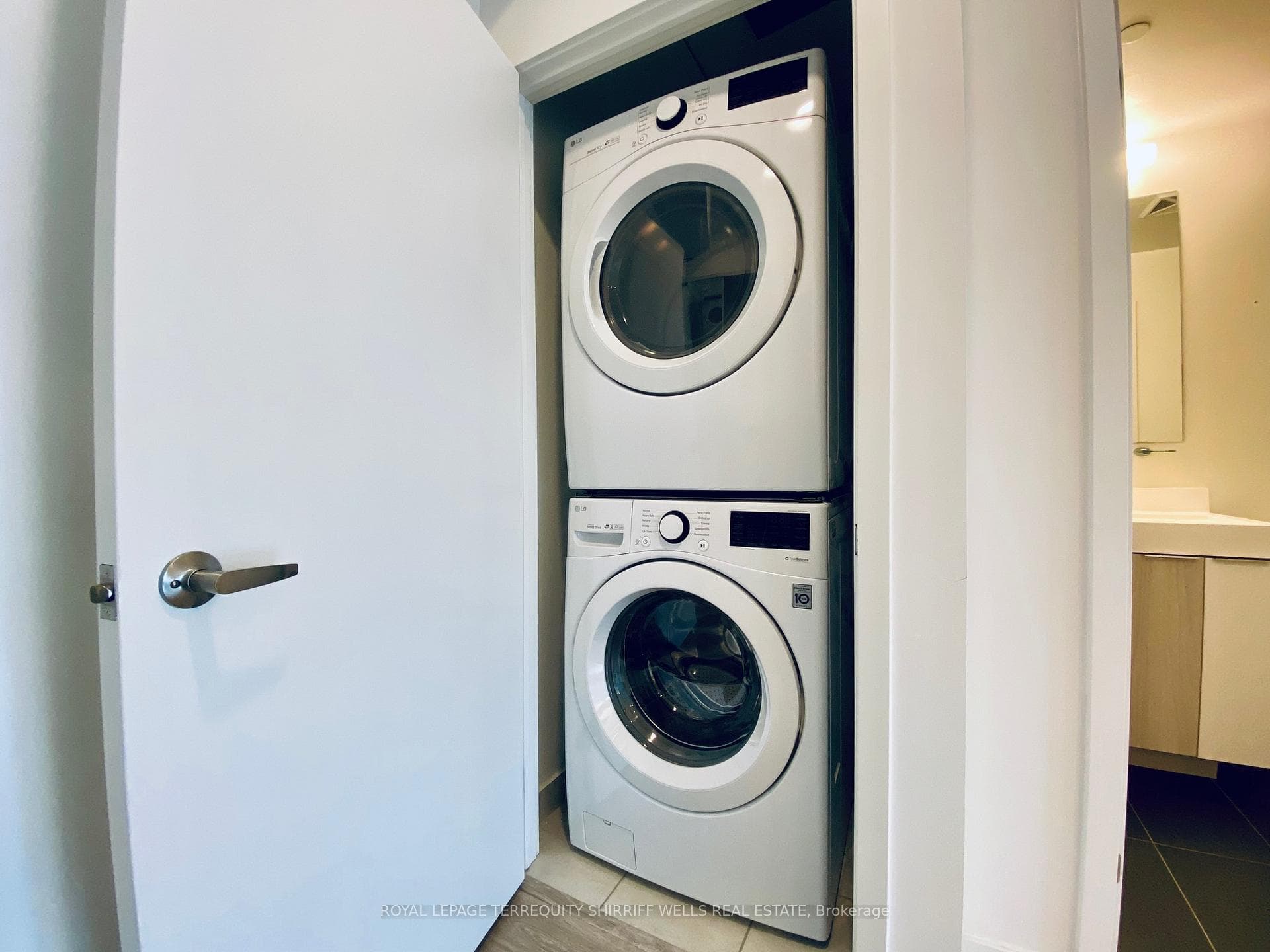 20 Tubman Avenue Unit 2111 photo 17