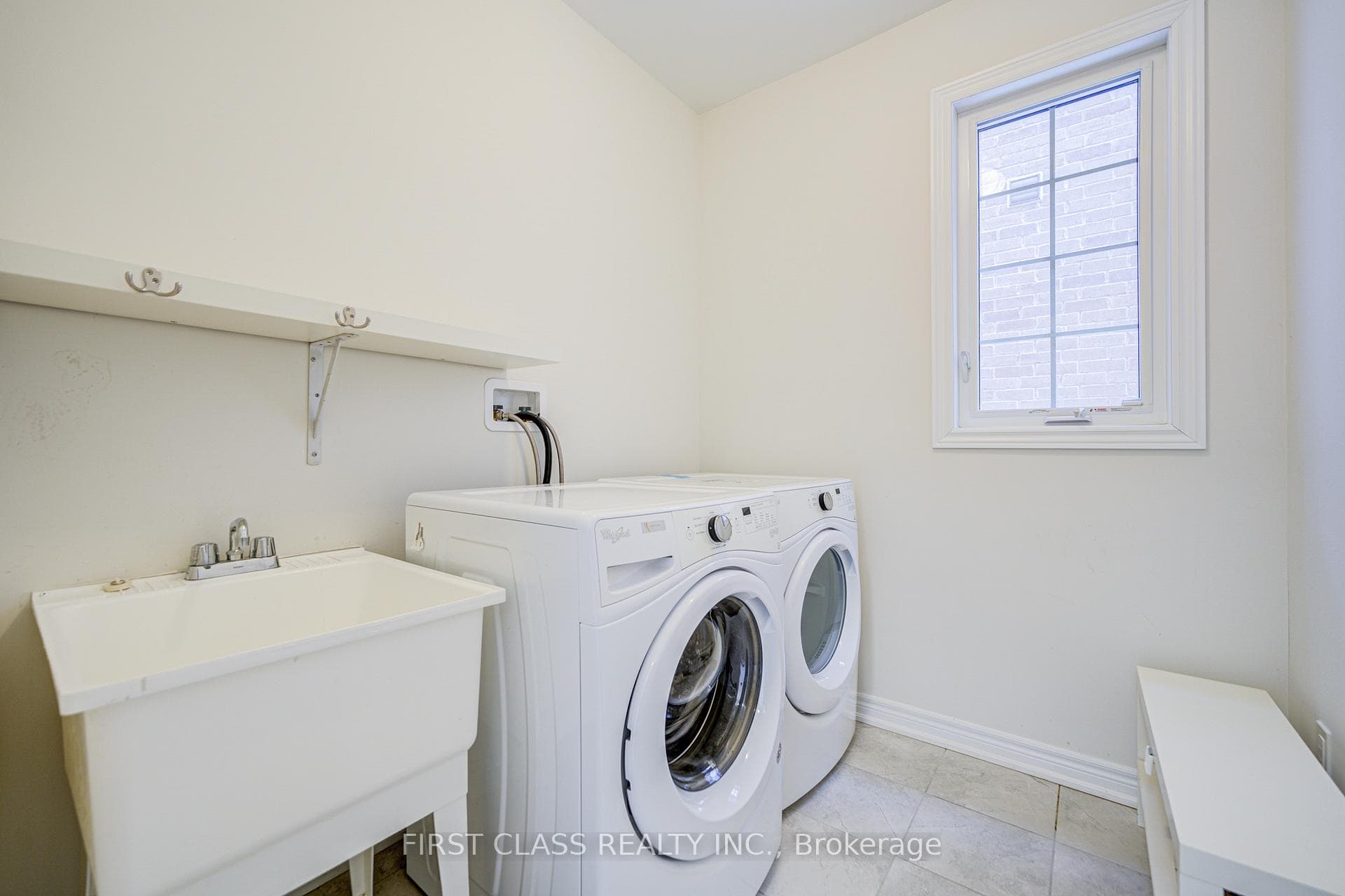 9 Gordon Landon Drive photo 42