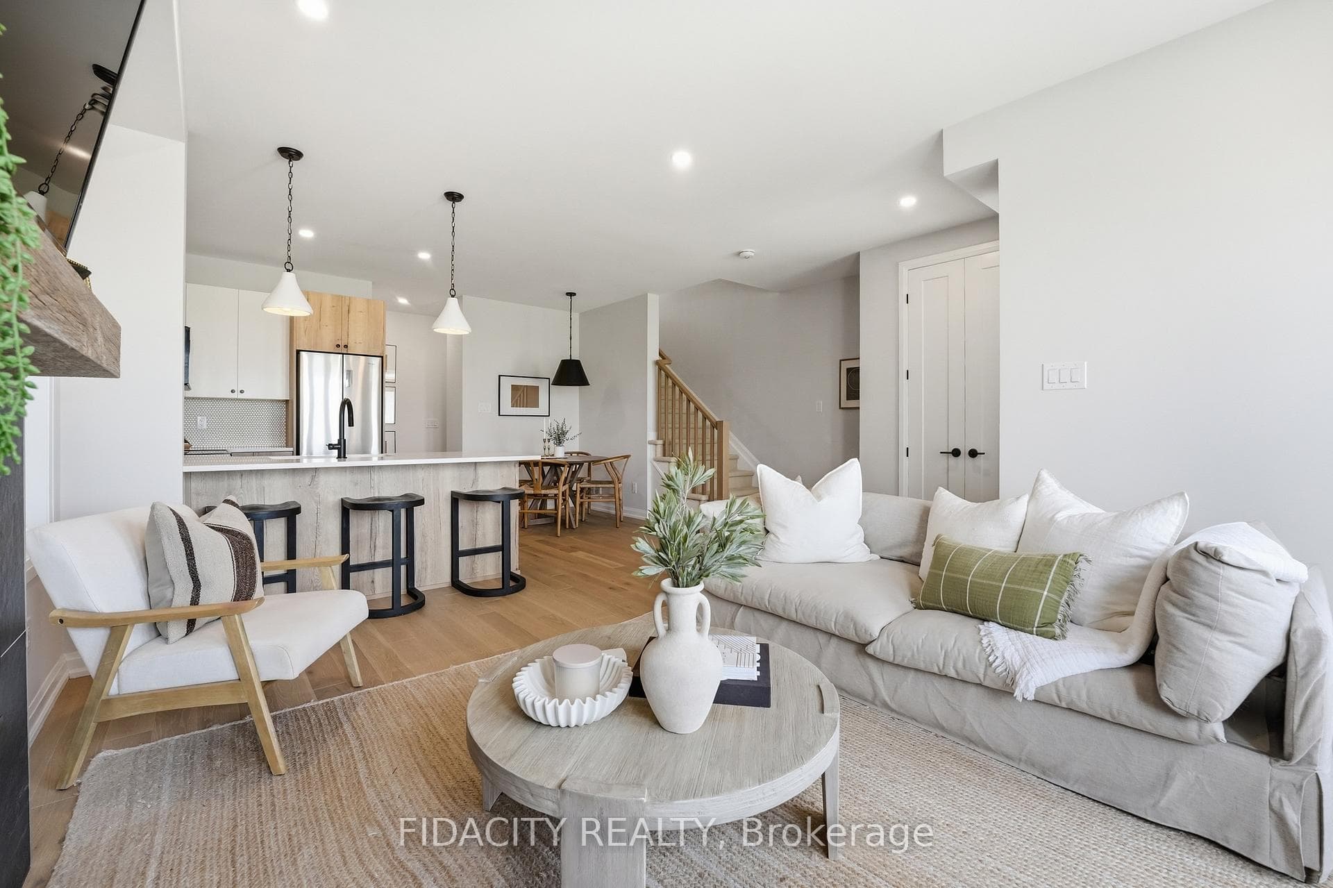 6333 Perth Street photo 9