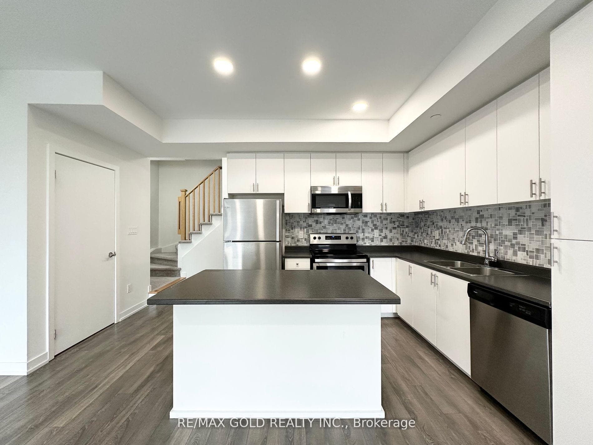 1555 Kingston Road Unit 322 photo 5