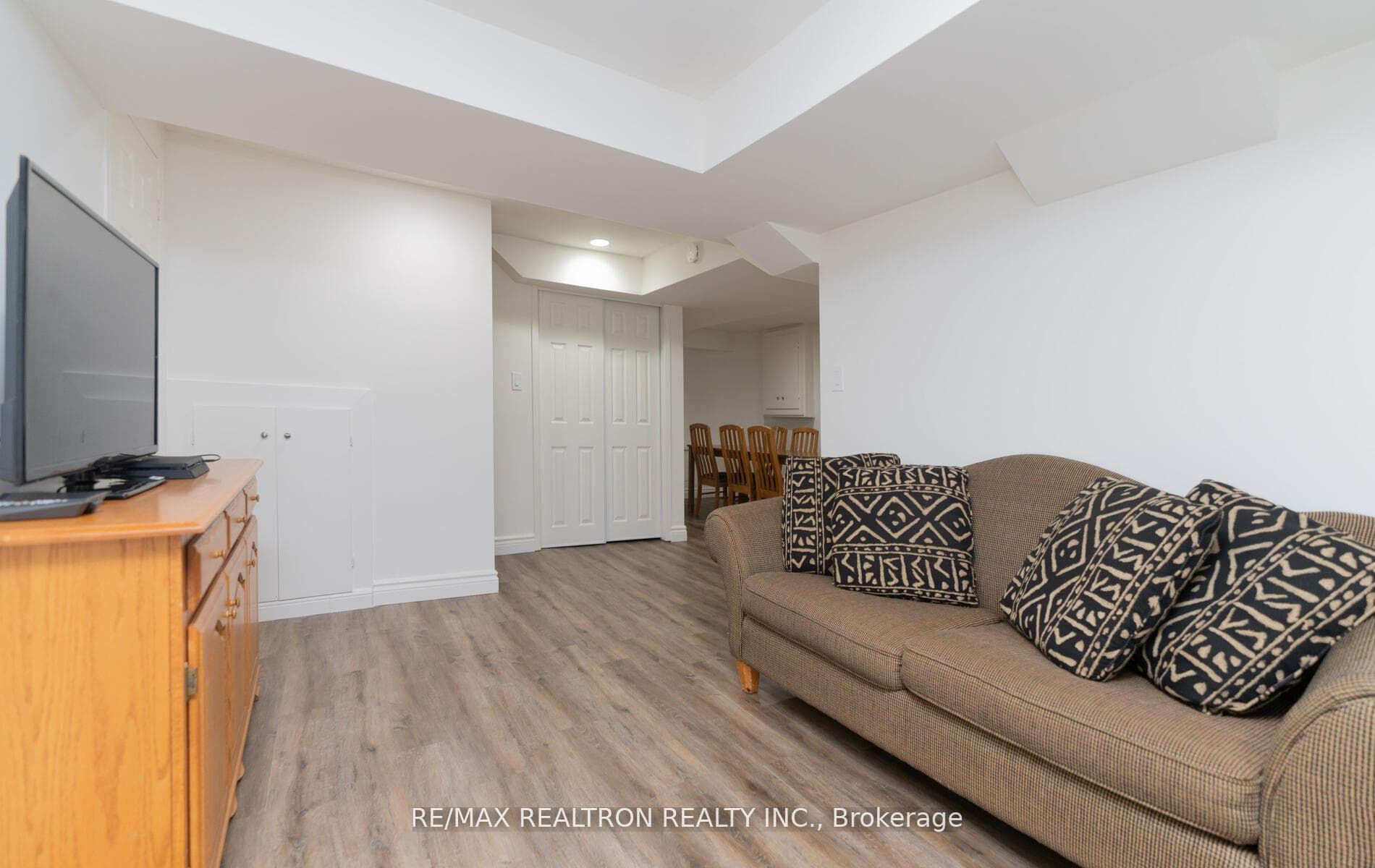 48 Samuel Oster Avenue photo 27