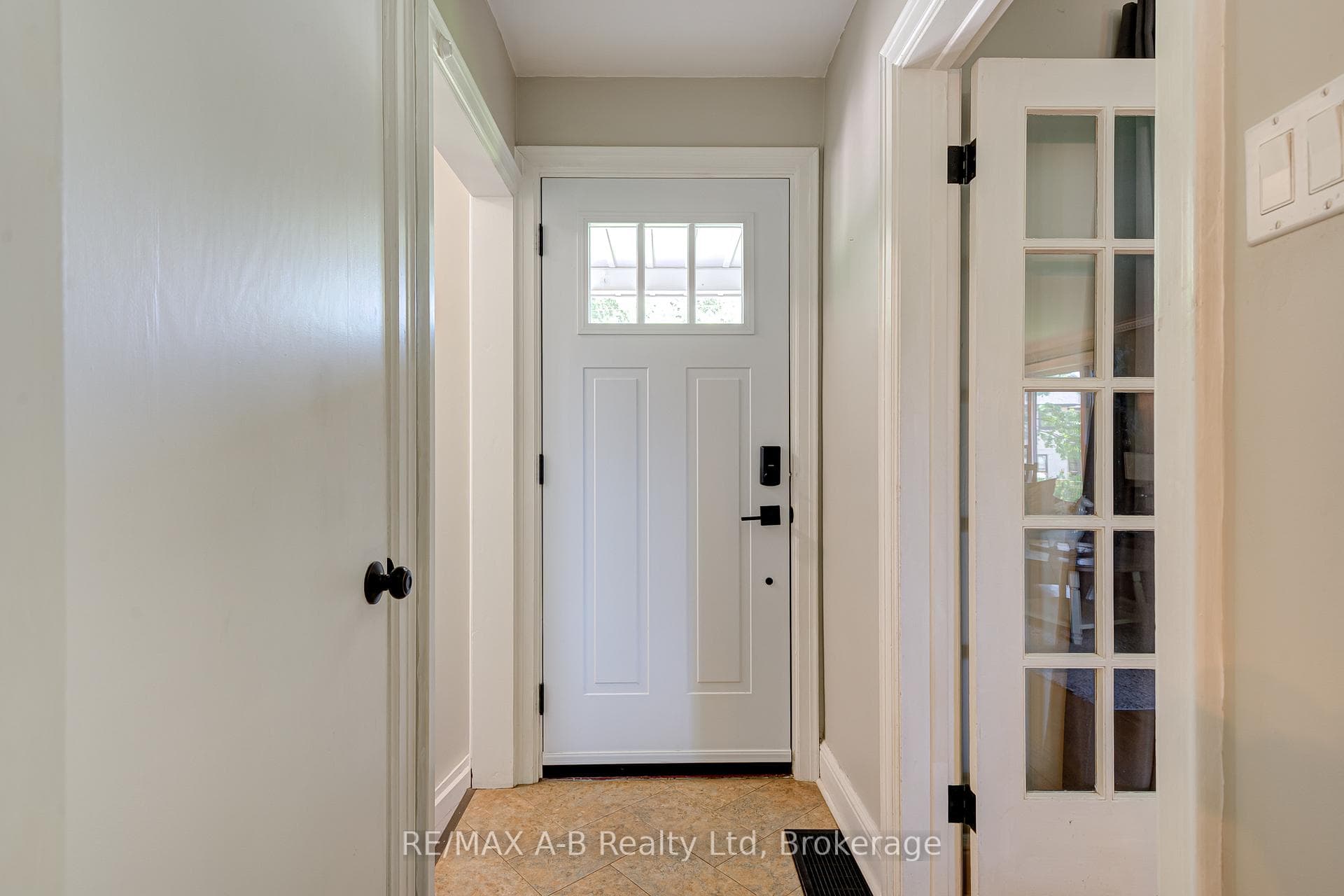 243 King Street photo 8