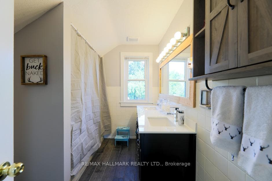 2nd Floor 4pc Washroom