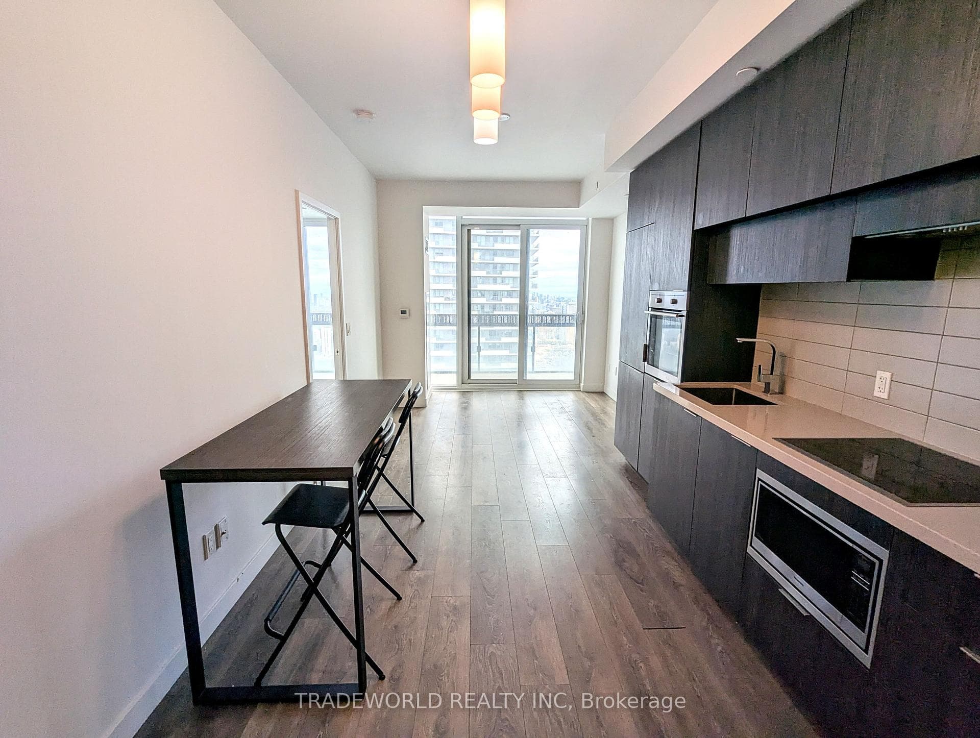 8 Eglinton Avenue Unit 4212 photo 3