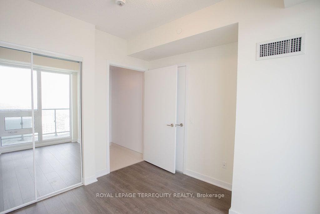 2221 Yonge Street Unit 4609 photo 16