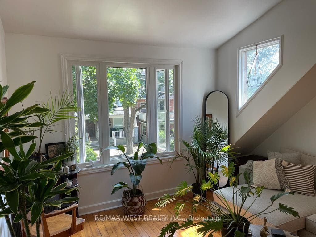 180 Bain Avenue Unit #2 photo 4