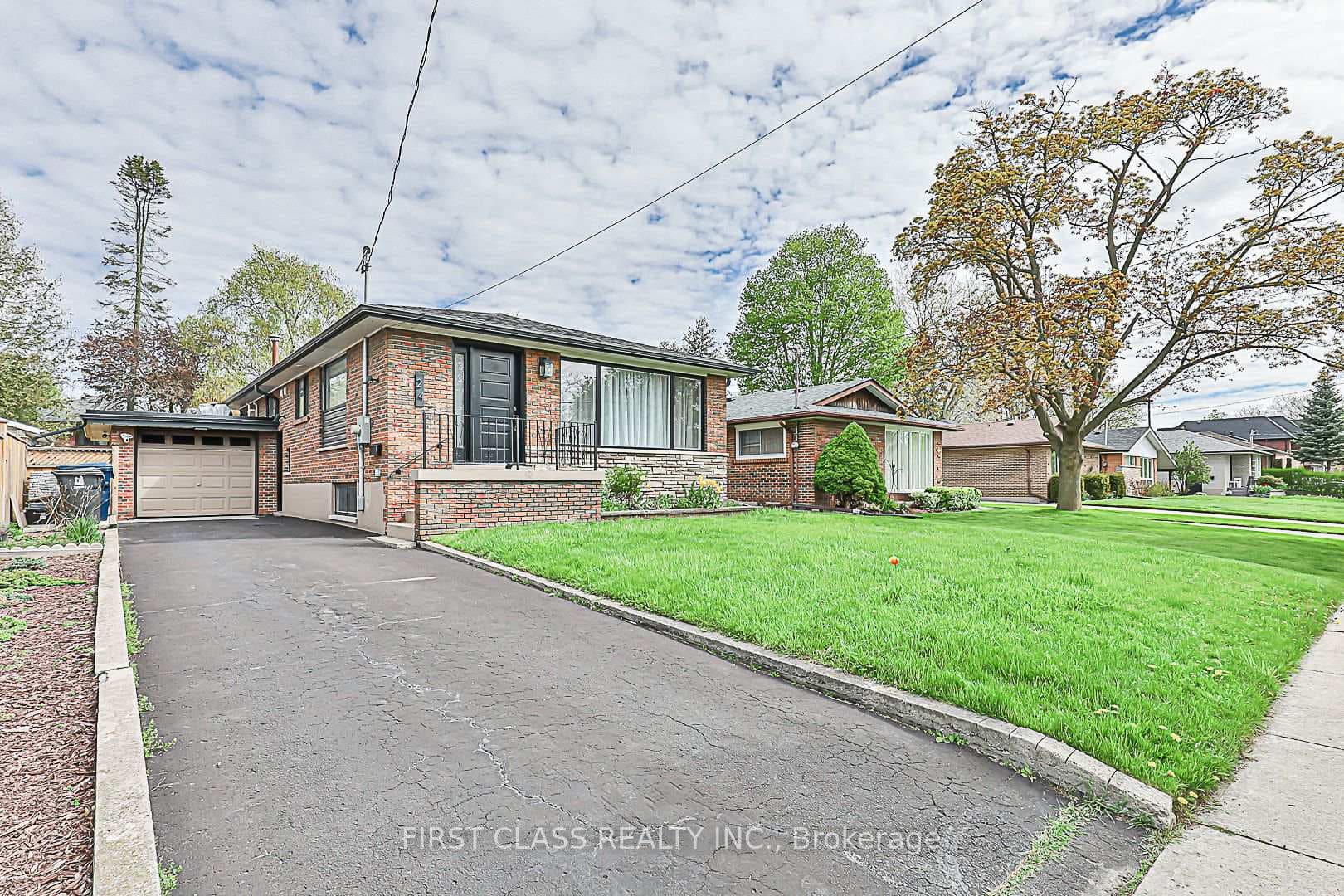 24 Fintona Avenue Unit Main photo 1