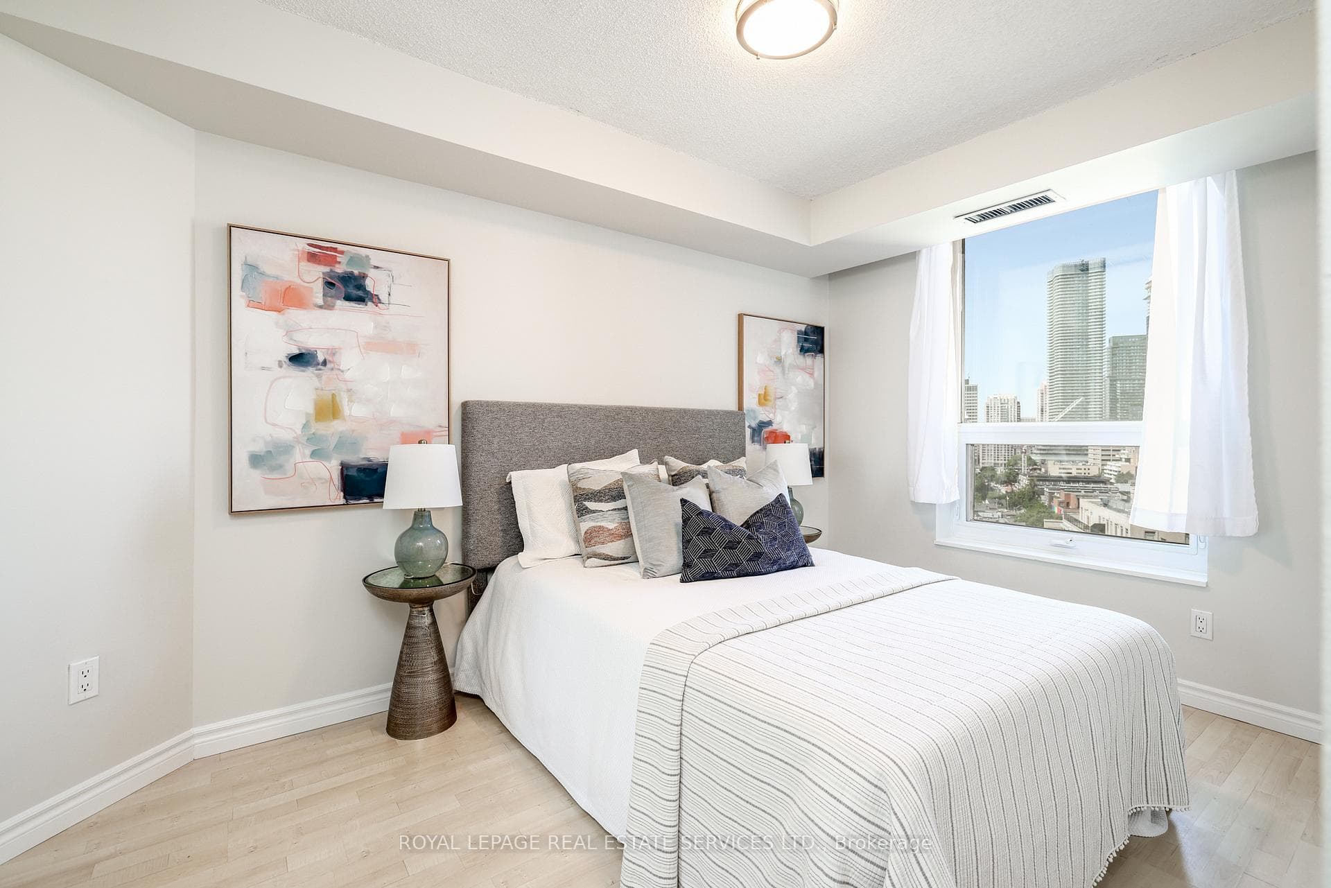 77 Maitland Place Unit 1625 photo 25