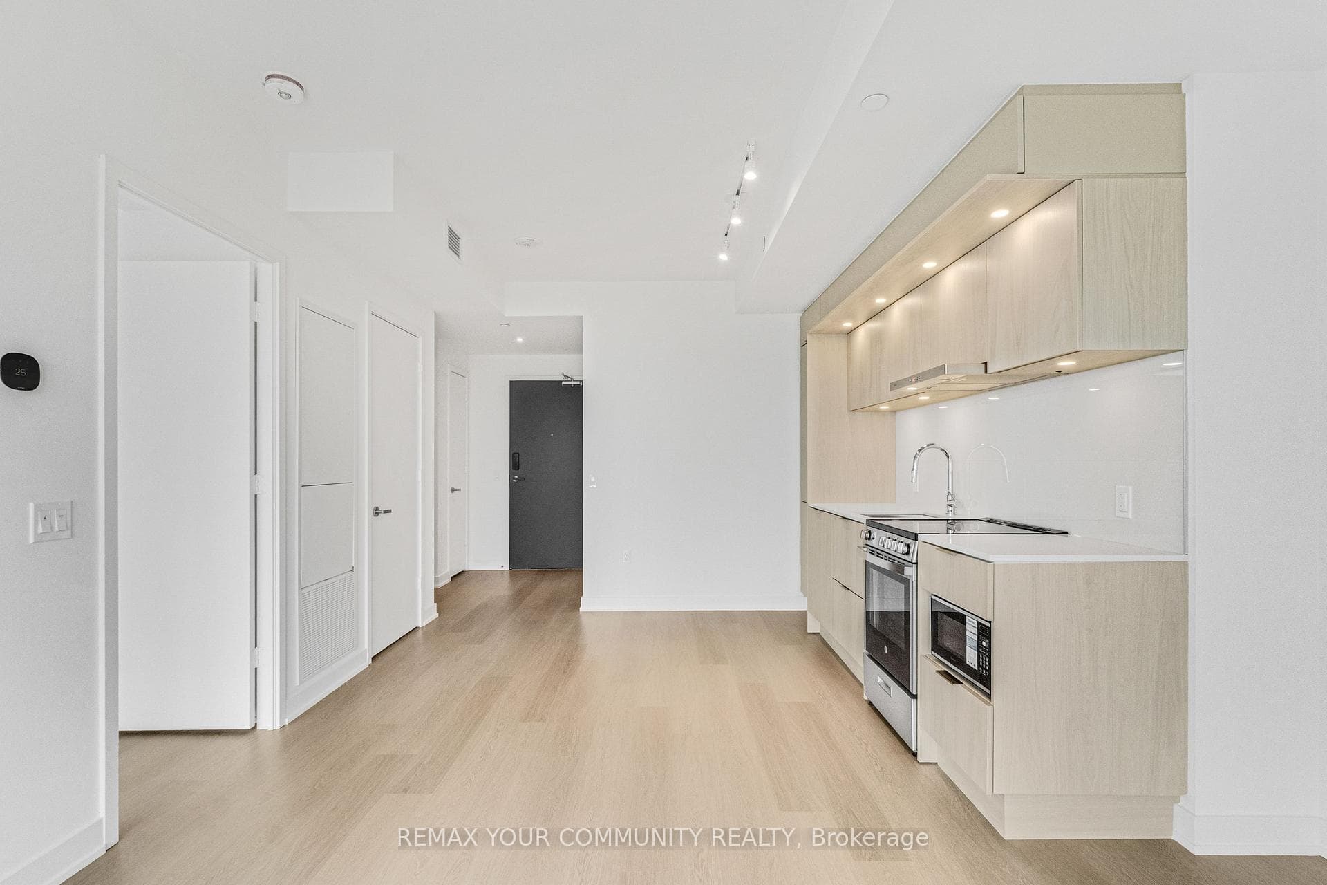 448 Burnhamthorpe Road Unit 5509 photo 17