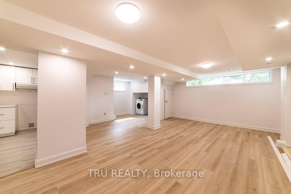 2424 Iris Street Unit B photo 6