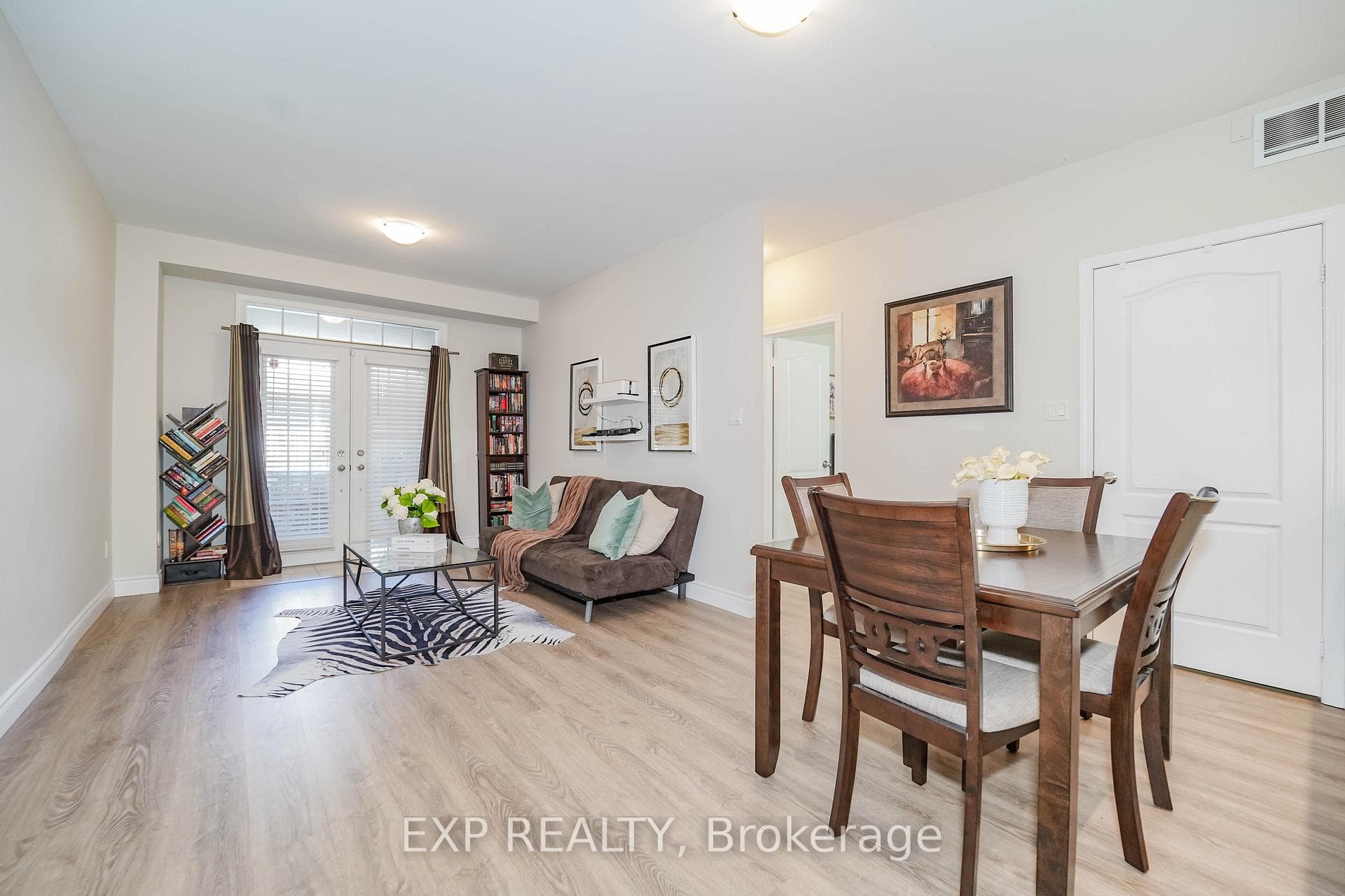 8 Lovegrove Lane photo 12