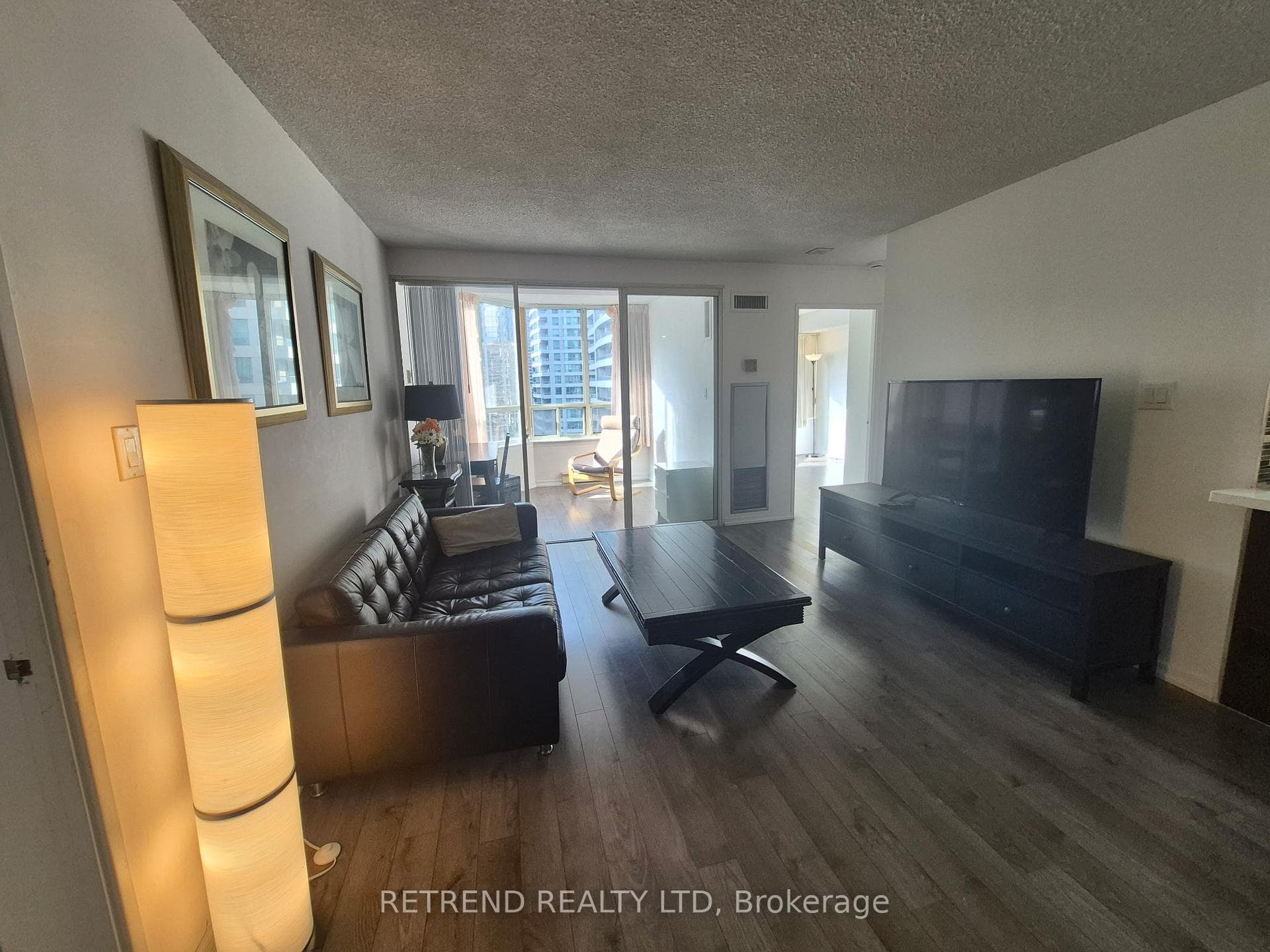 30 Greenfield Avenue Unit 1601 photo 8
