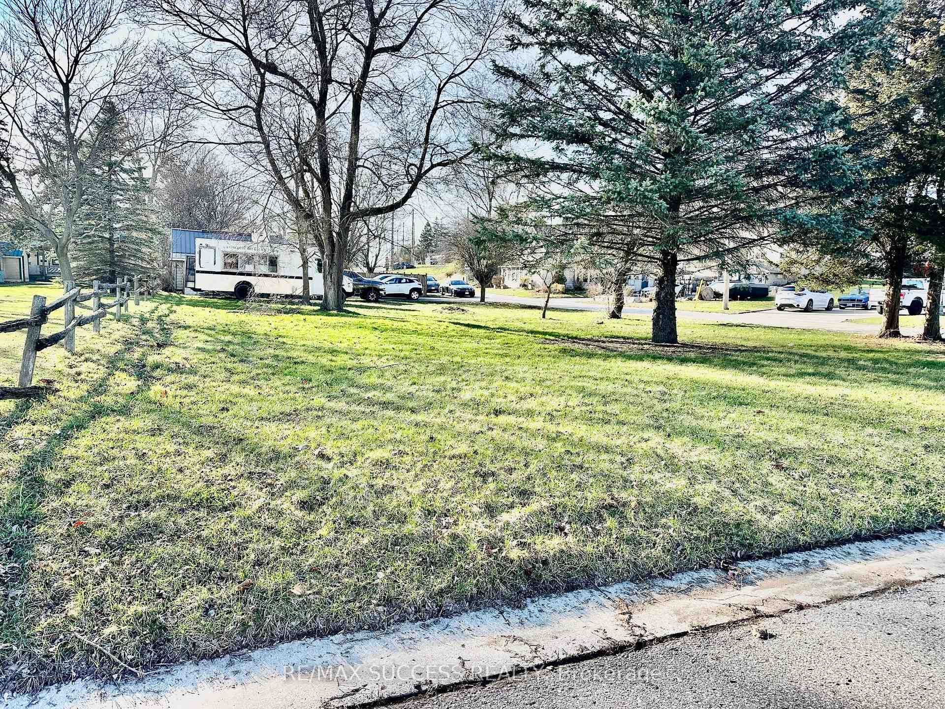 738 MOUNT PLEASANT Road photo 23