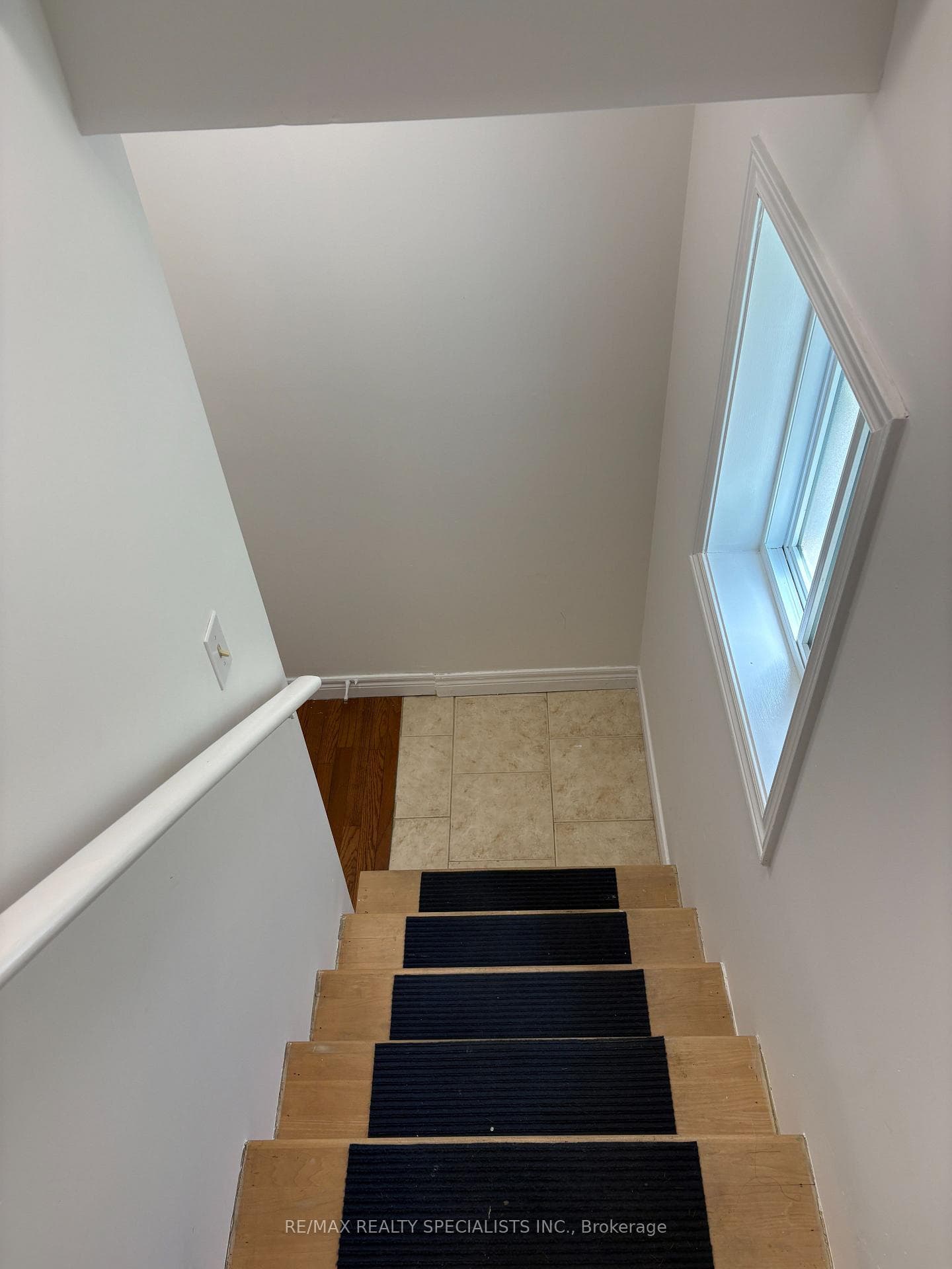 48 Londonderry Drive Unit BSMT photo 1