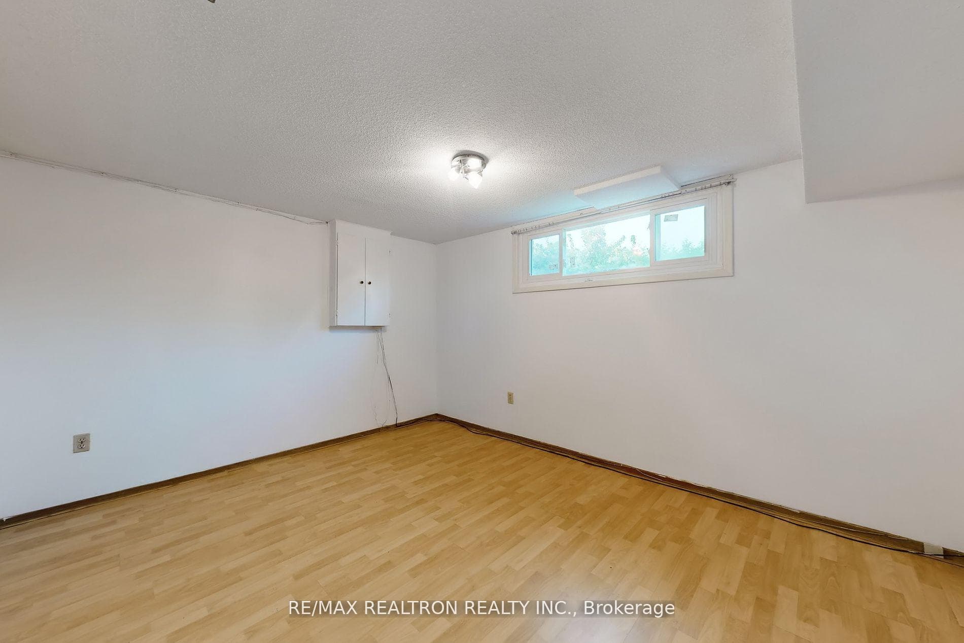 66 La Peer Boulevard photo 29