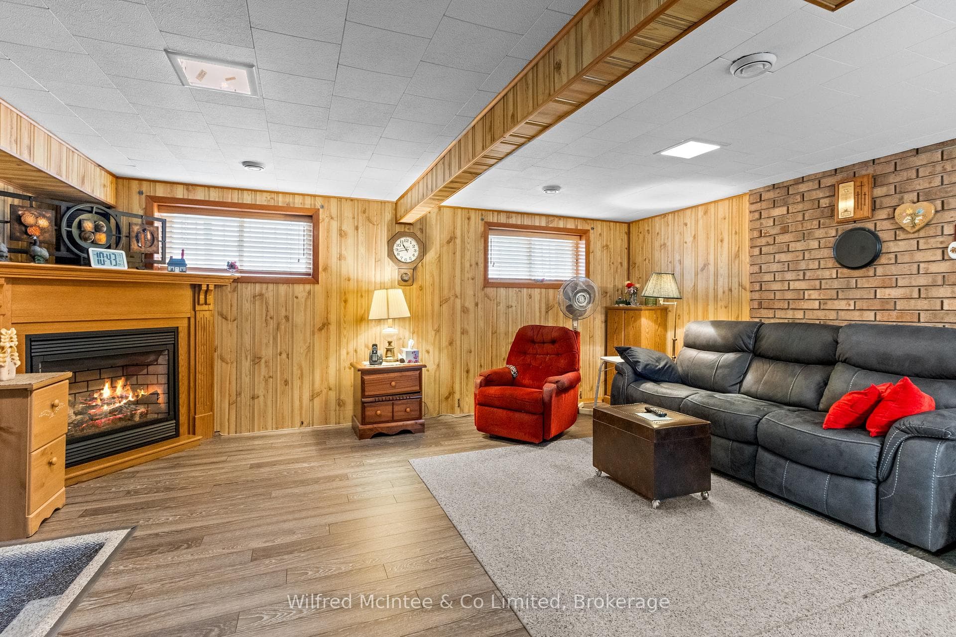 455 Bruce Street photo 35