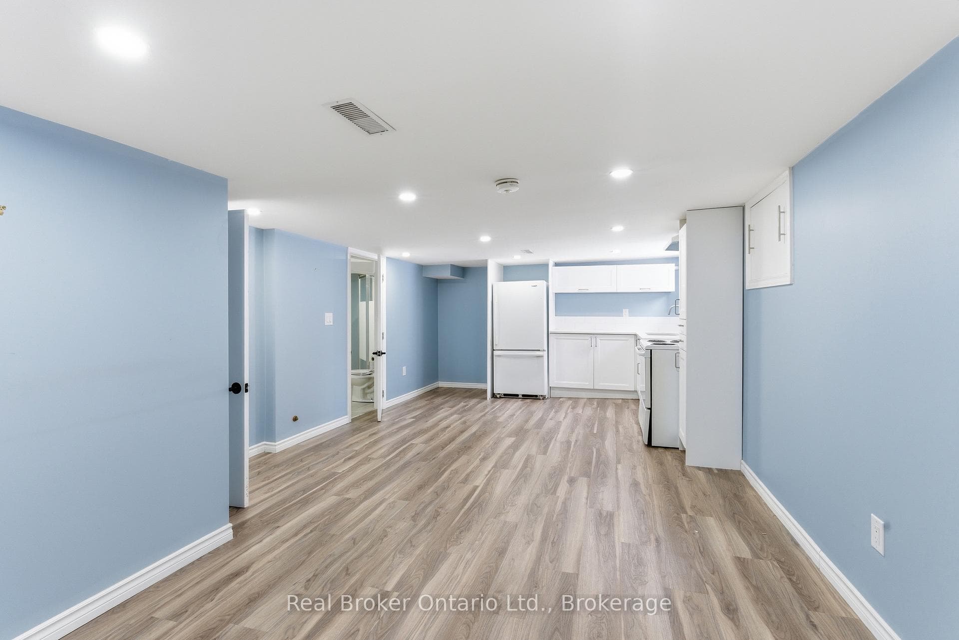 880 LAWRENCE Road photo 29