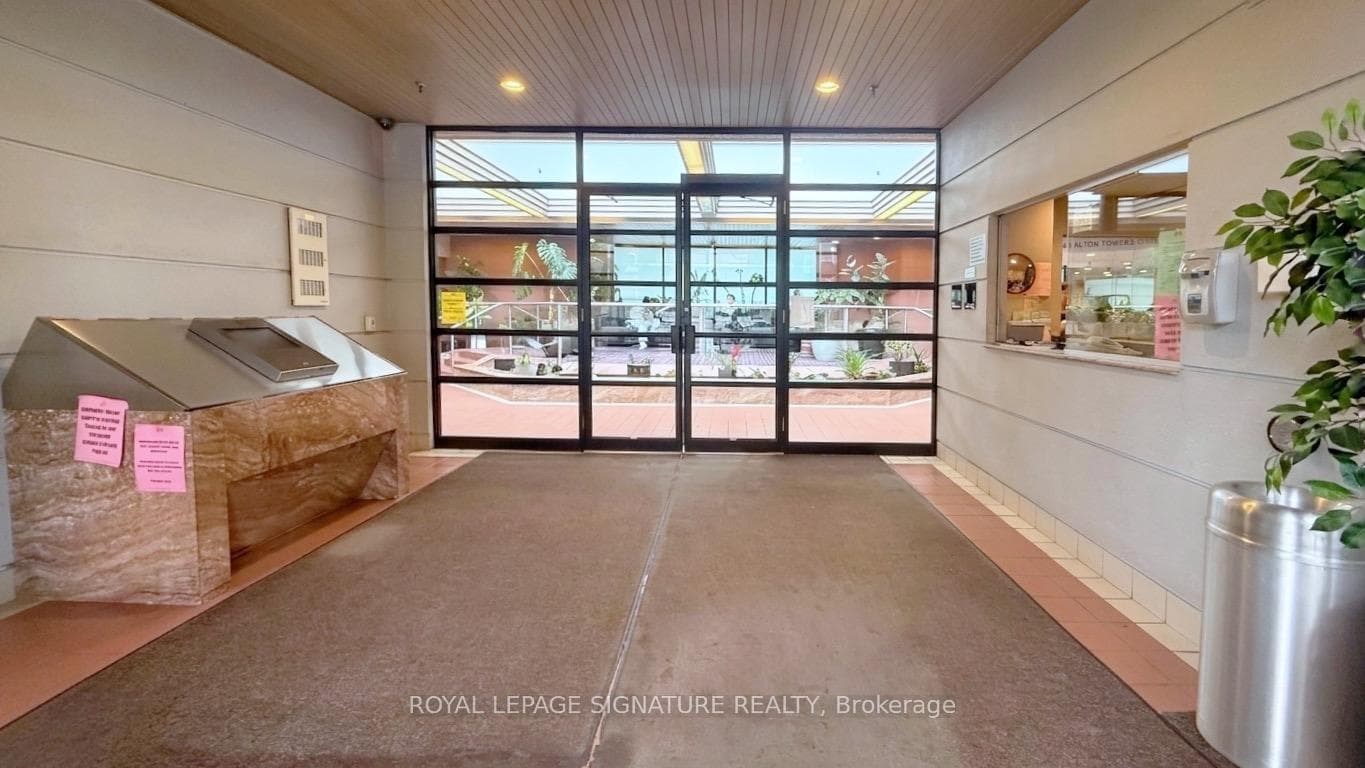 160 Alton Towers Circle Unit 1610 photo 2