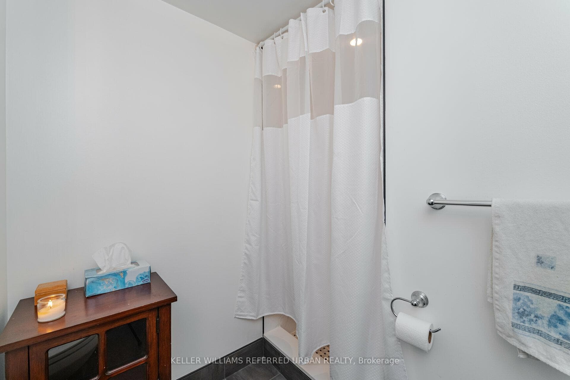 1403 Royal York Road Unit 403 photo 22