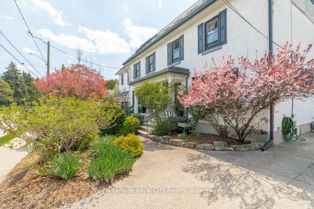 104 Kathleen Street photo 5