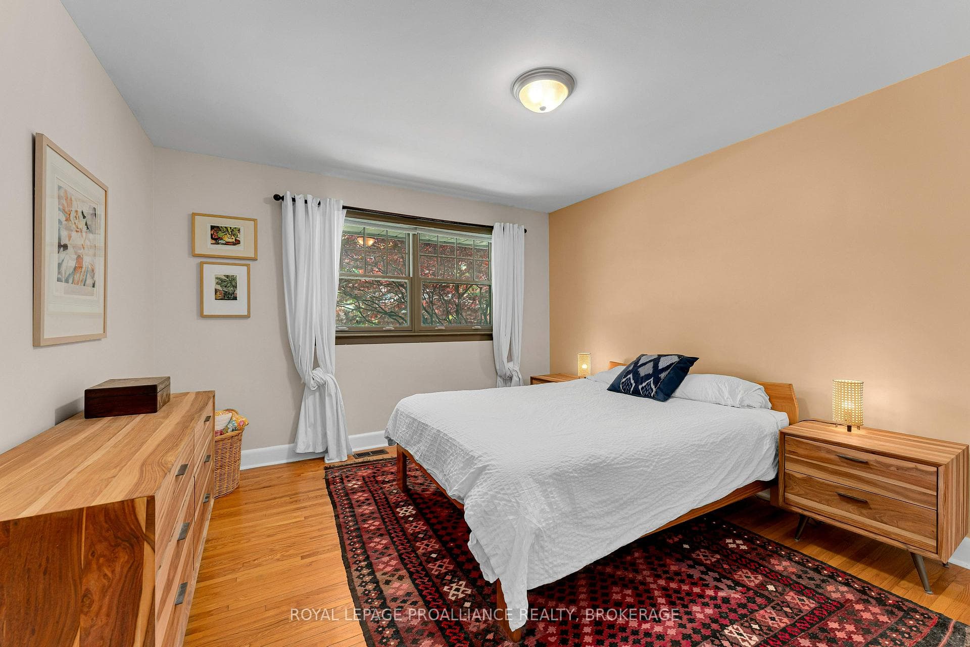 5 Watts Crescent photo 19