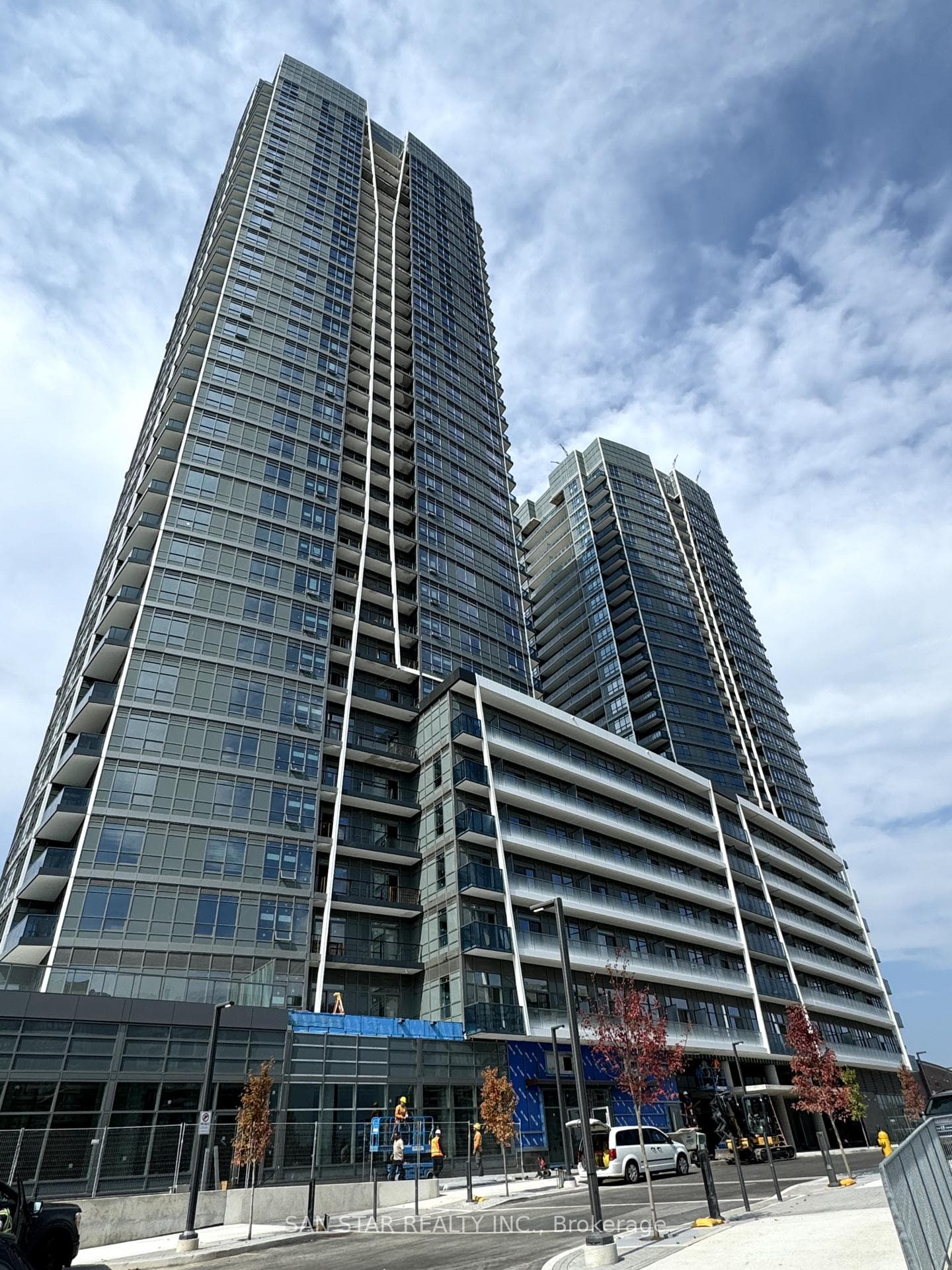 50 Upper Mall Way Unit B-1012 photo 8