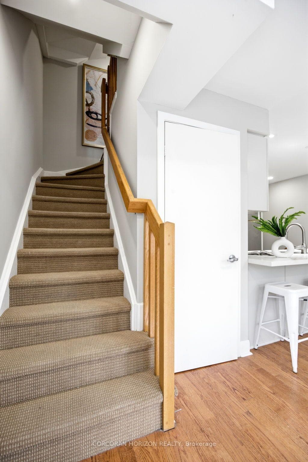 415 Jarvis Street Unit 301 photo 13
