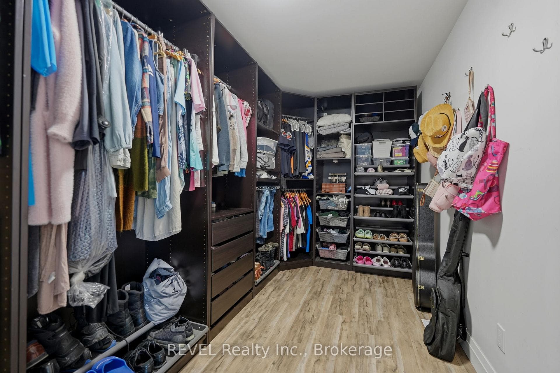 221 Farr Street photo 22
