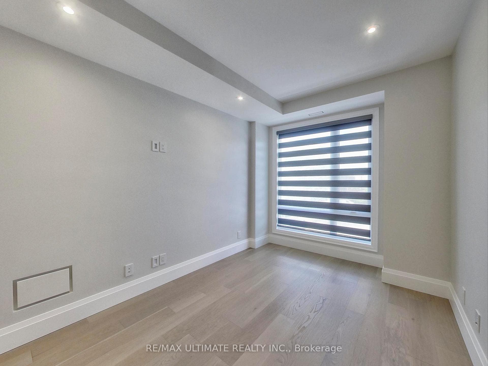 387 Glenholme Avenue Unit 201 photo 23