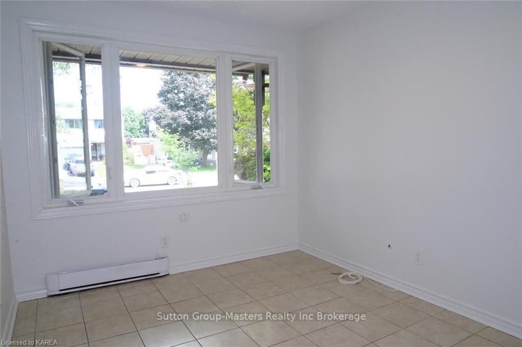 775 GROUSE Crescent photo 4