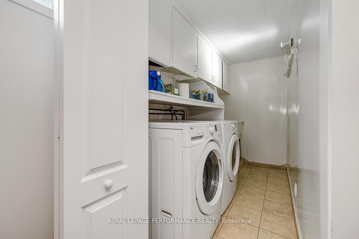102 Donald Street photo 35