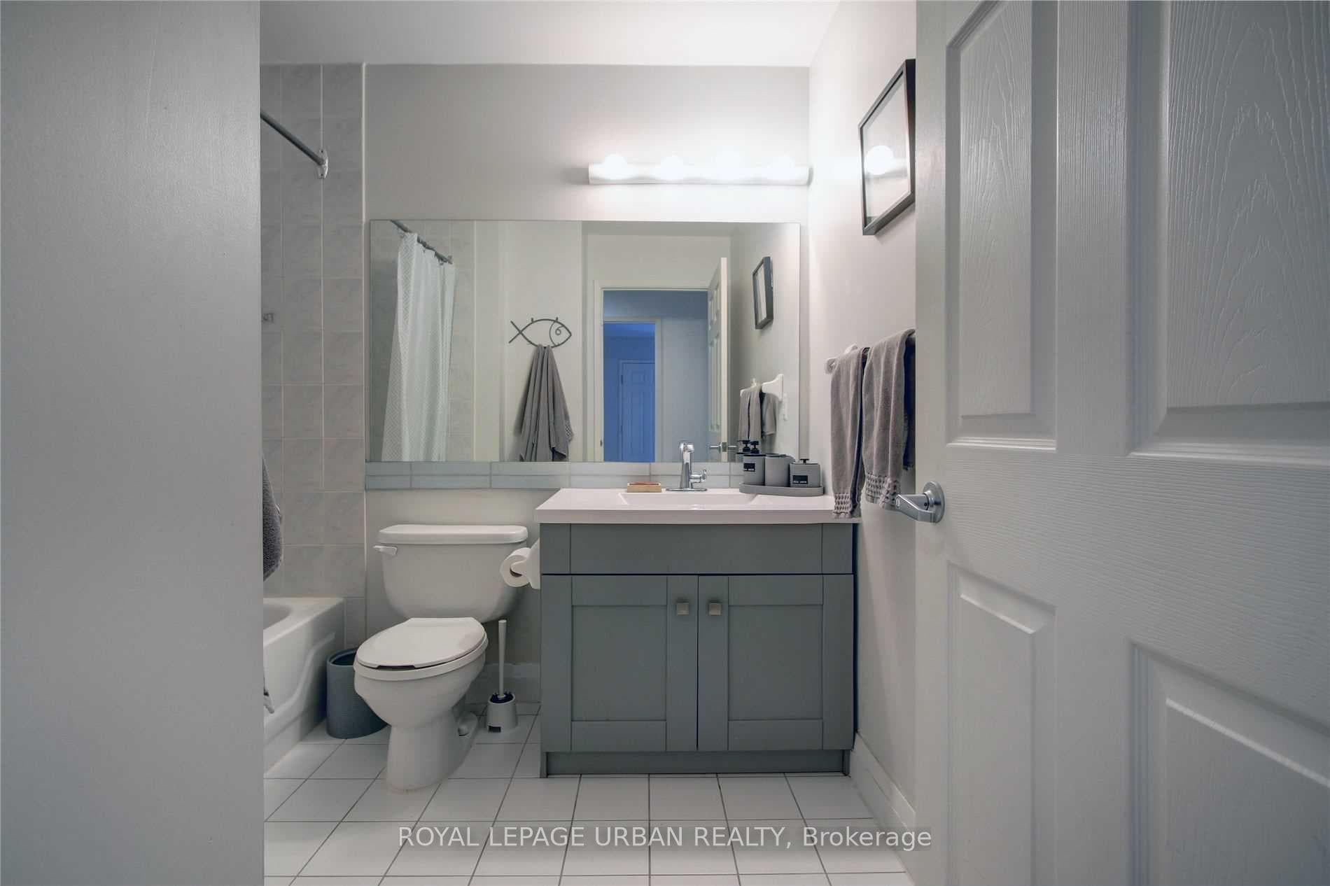 8 Wellesley Street Unit 803 photo 18