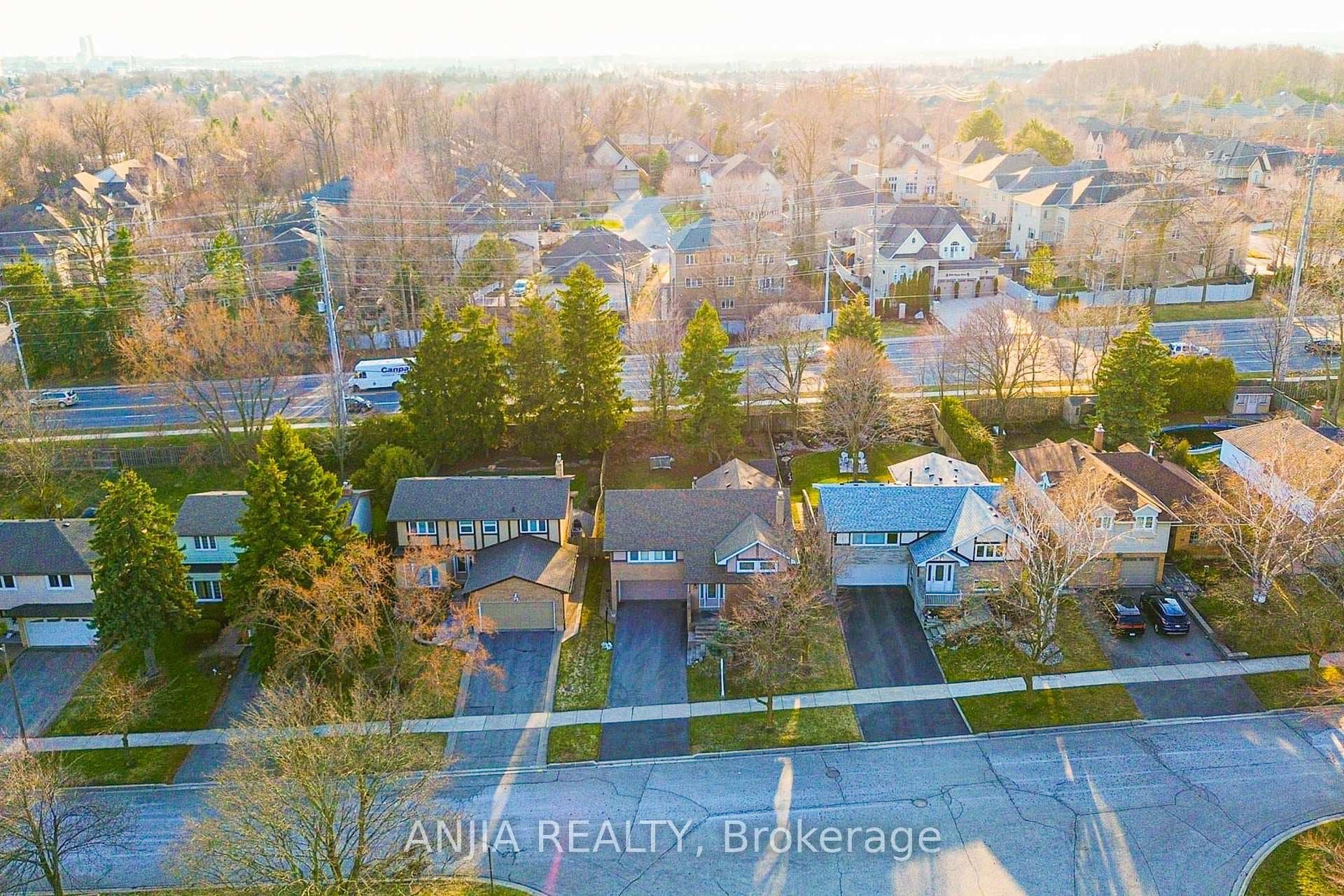 70 Briarwood Road photo 5