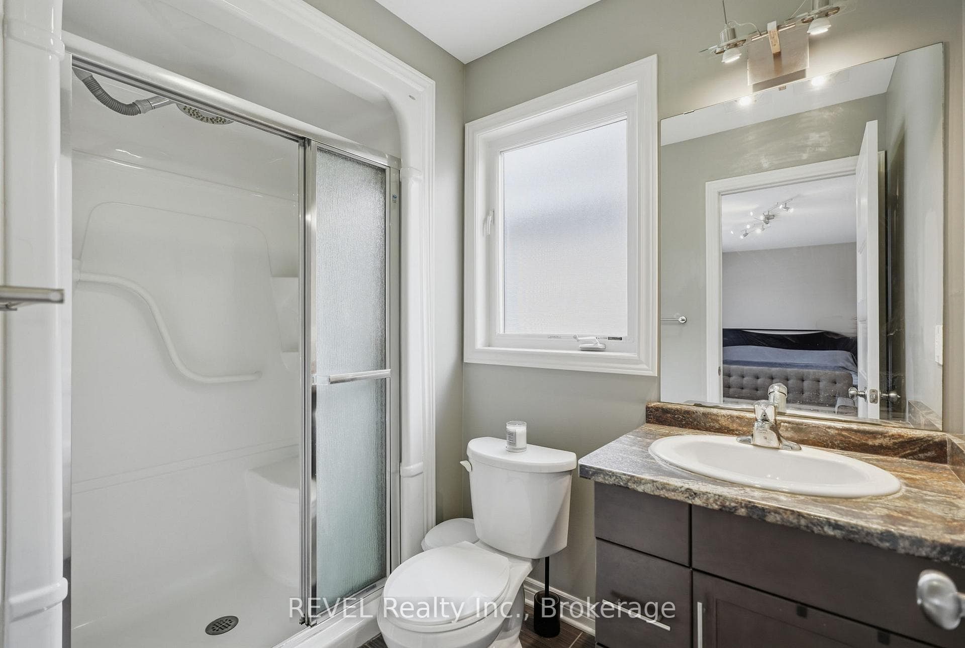 8553 JENNIFER Crescent photo 27