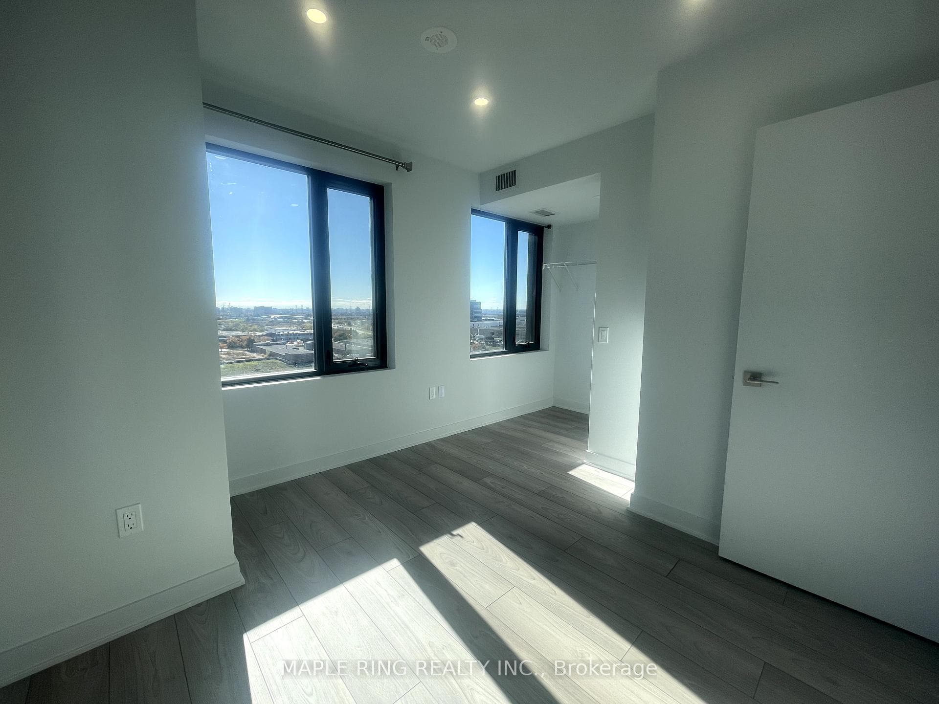 2920 Highway 7 Road Unit 1007 photo 3