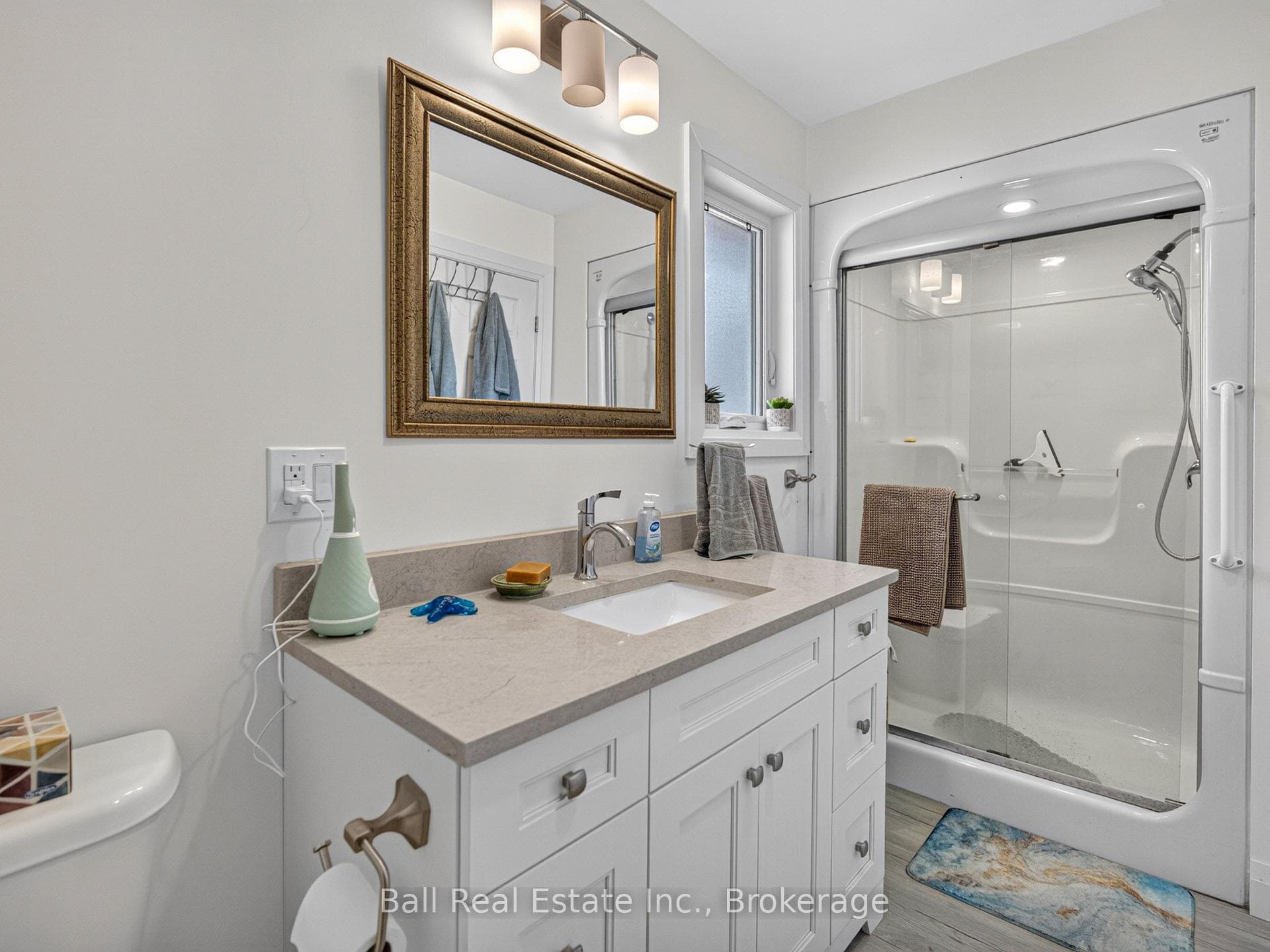 6 Ermatinger Street photo 22