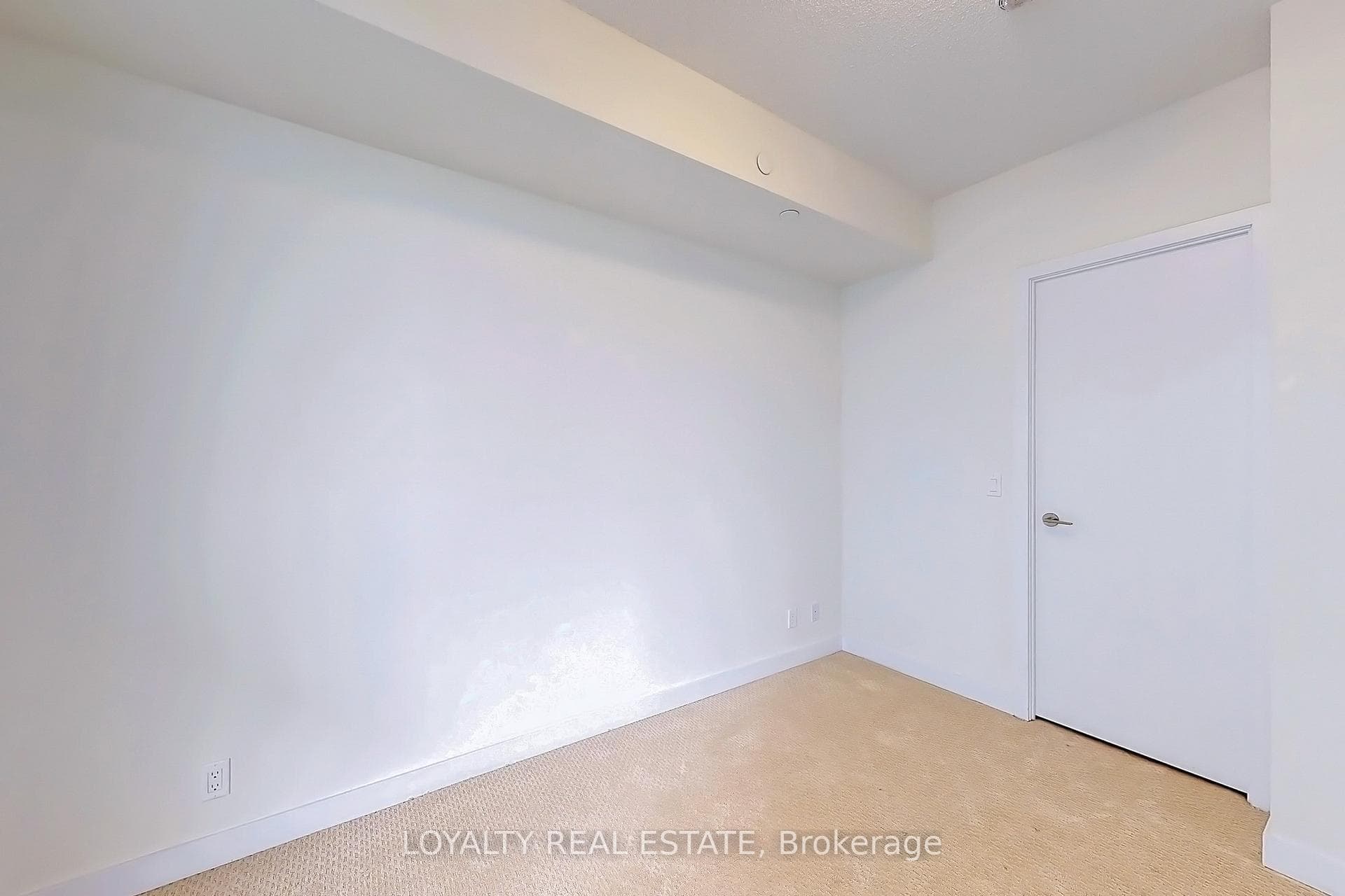 2221 Yonge Street Unit 1705 photo 23