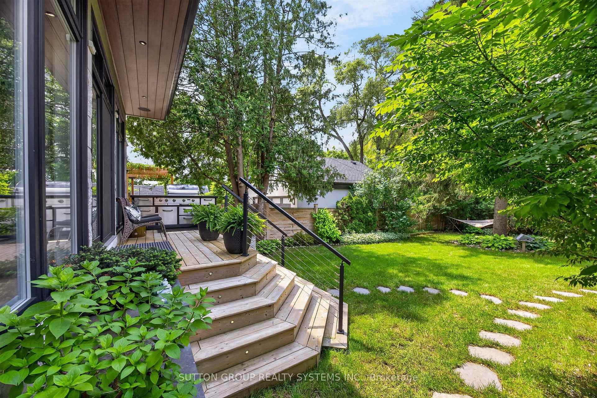 146 Martin Grove Road photo 30