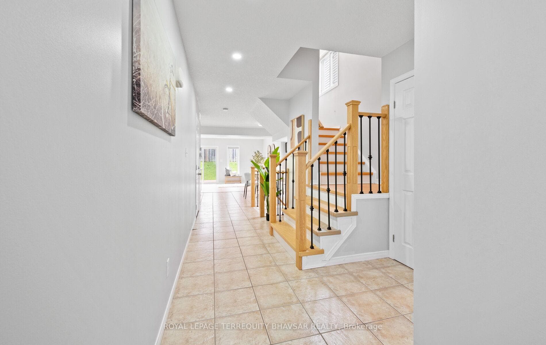 111 Parkvale Drive photo 8