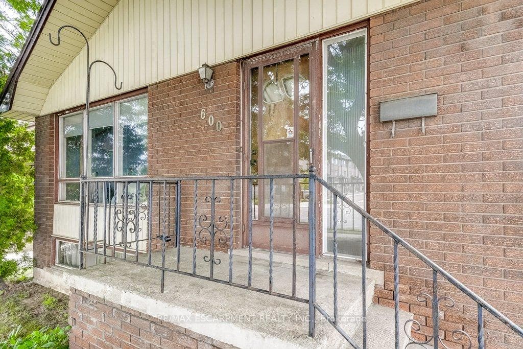 600 Woodward Avenue photo 5